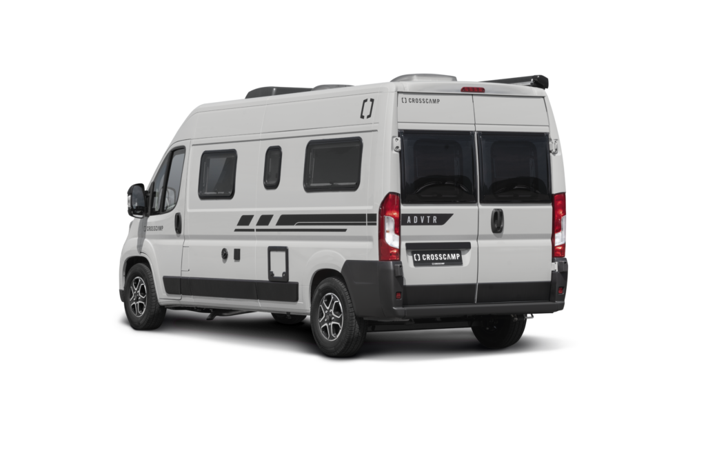 Crosscamp ADVTR 6.0 vs. Sunlight Cliff 600 XX – Welcher Kastenwagen passt besser zu dir? 2 CC ADVTR 6.0 Seite Heck RET 061125