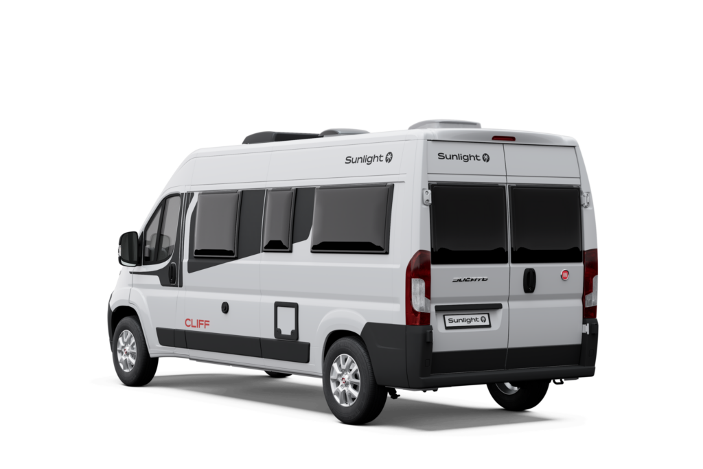 Crosscamp ADVTR 6.0 vs. Sunlight Cliff 600 XX – Welcher Kastenwagen passt besser zu dir? 3 SL Cliff 600 EXT Fiat bj25 SERIE white PerformanceGrey Ext Cam8 Hinten L